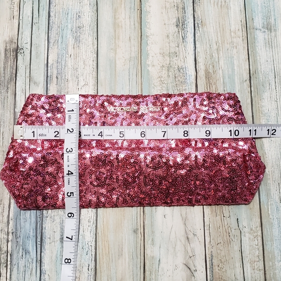 Victoria's Secret Sequenced Clutch. - Picture 3 of 9